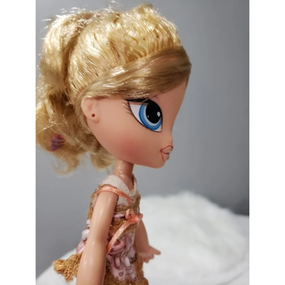 Bratz Kidz Cloe Doll Blonde Hair Blue Eyes MGA Girlz 7